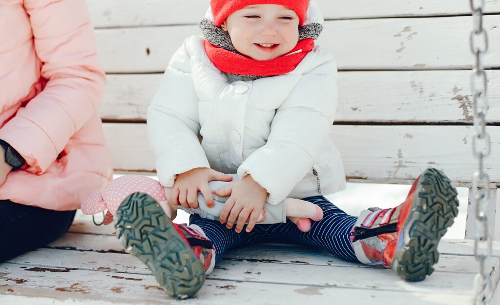 Buty zimowe dziecięce – jak wybrać idealne obuwie na mroźne i śnieżne dni?