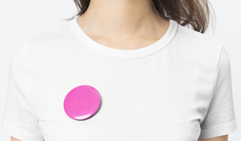 Jak różne rodzaje zapięć wpływają na funkcjonalność przypinek?